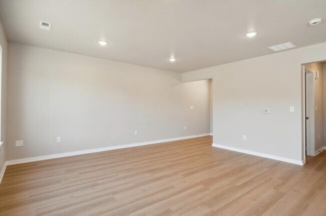 Building Photo - Perry Townhomes