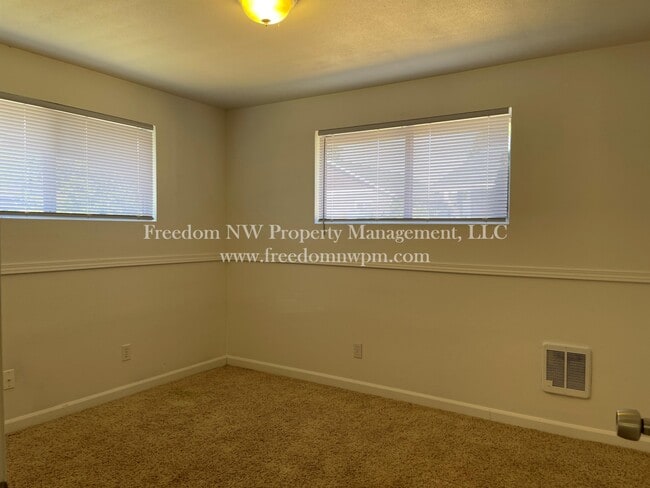 Building Photo - 509 South St