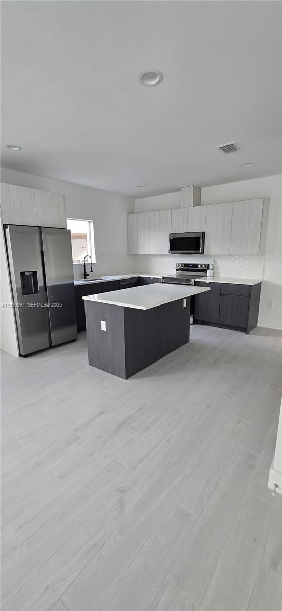 Building Photo - 6821 NW 6th Ct