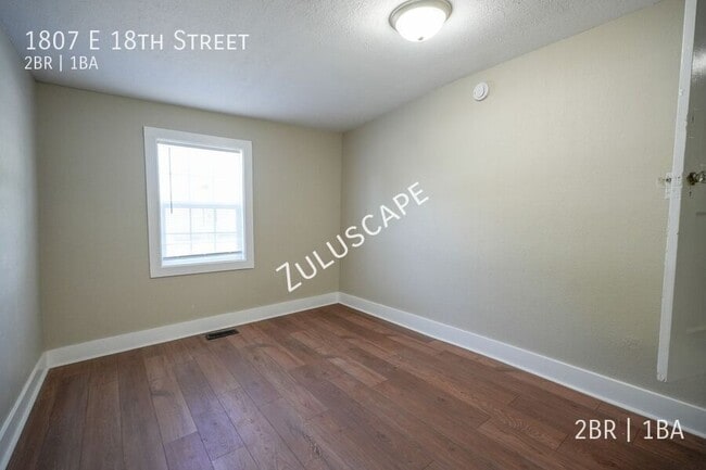 Building Photo - 1807 E 18th St