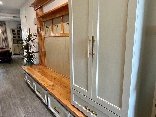 Building Photo - 4 Bedroom Single Family Home in Elk Grove