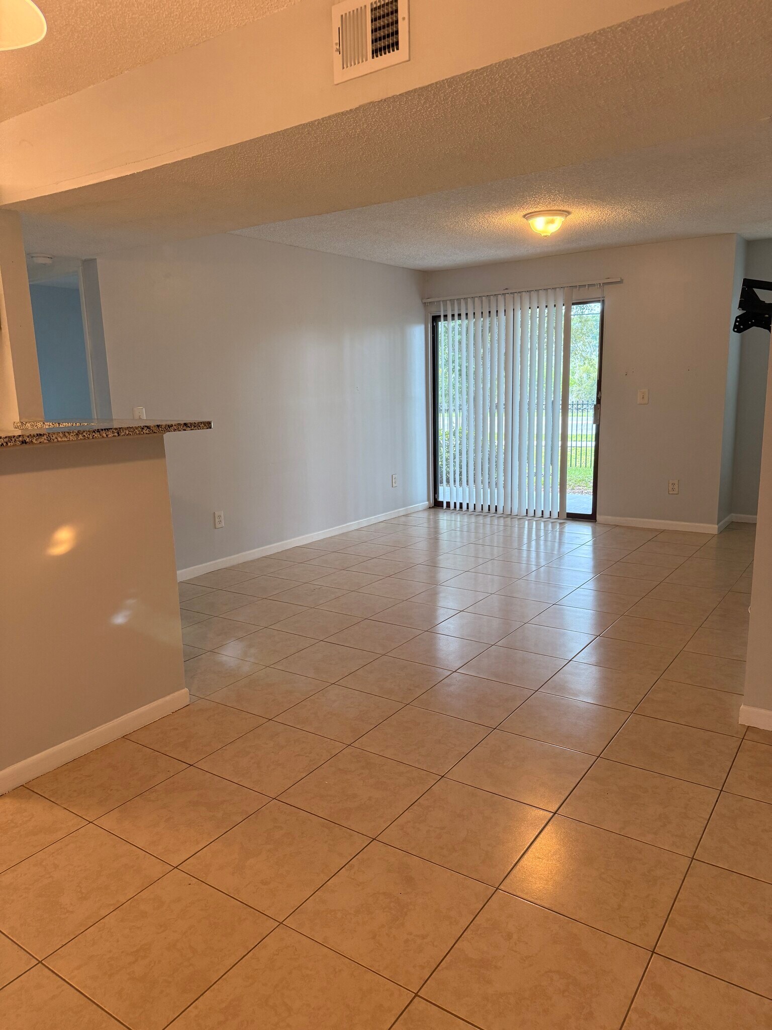 Building Photo - 455 ALT 19 S. 263