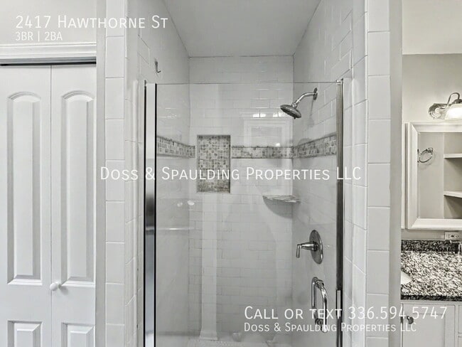 Building Photo - 2417 Hawthorne St