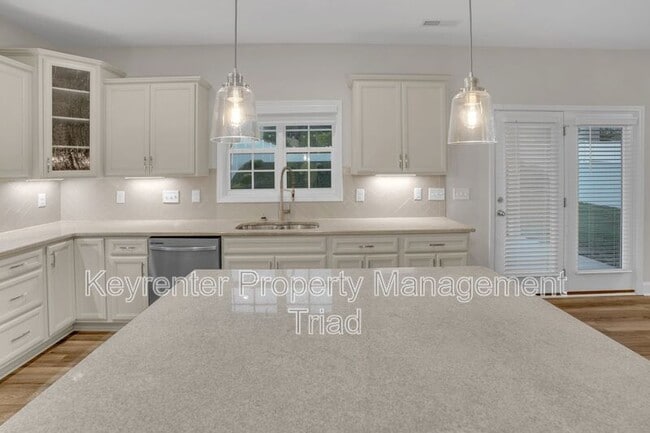 Building Photo - 5470 Noble View Dr