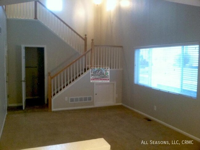 Building Photo - 2211 Sierra Park Dr