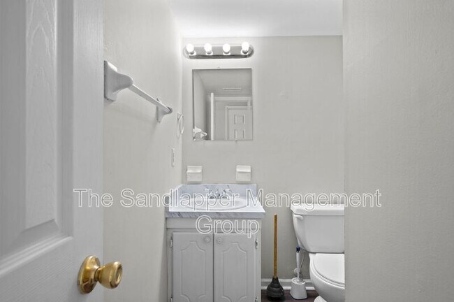 Building Photo - 28 Crosscreek Dr