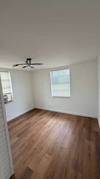 Building Photo - 414 Phippen Waiters Rd