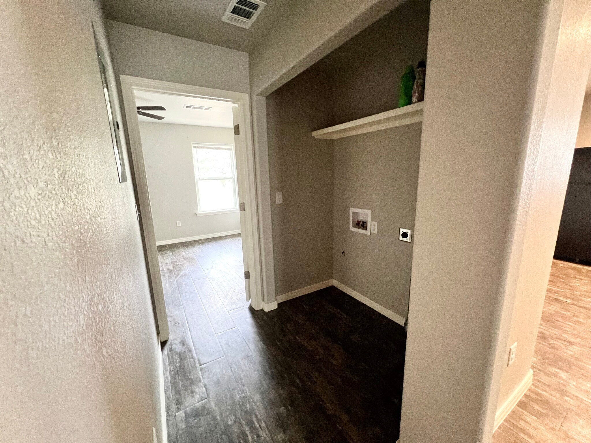Washer/Dryer Hook-ups - 1210 2nd Ave