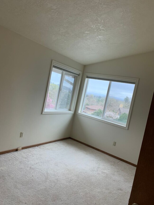 Building Photo - 3790 NW Wisteria Way