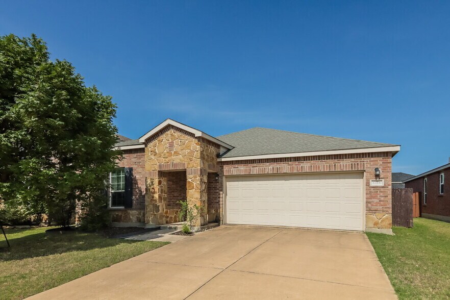 Building Photo - 1724 Gayla Creek Dr