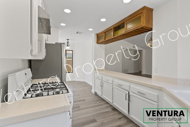 Building Photo - Clean 3-Bedroom, 2 Baths with large yard in Moorpark – Comfort & Convenience Await!