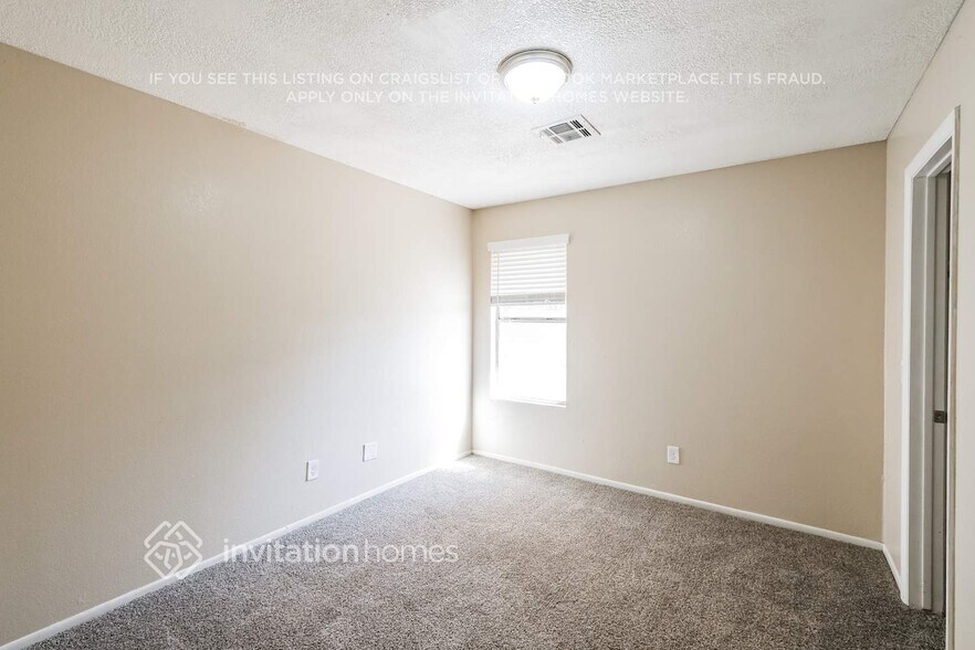 Building Photo - 7441 W Krall St