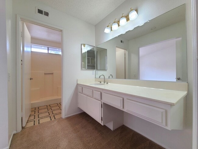 Building Photo - Nice 2-Story 3-Bedroom Condo in Loma Linda!