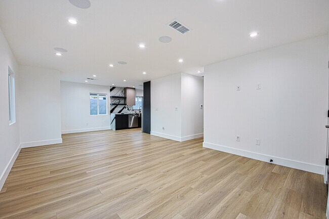 Building Photo - 4573 Triggs St