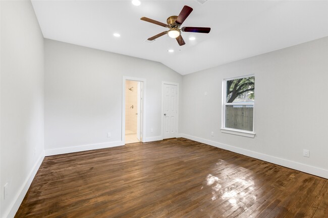 Building Photo - 312 Maple Ave