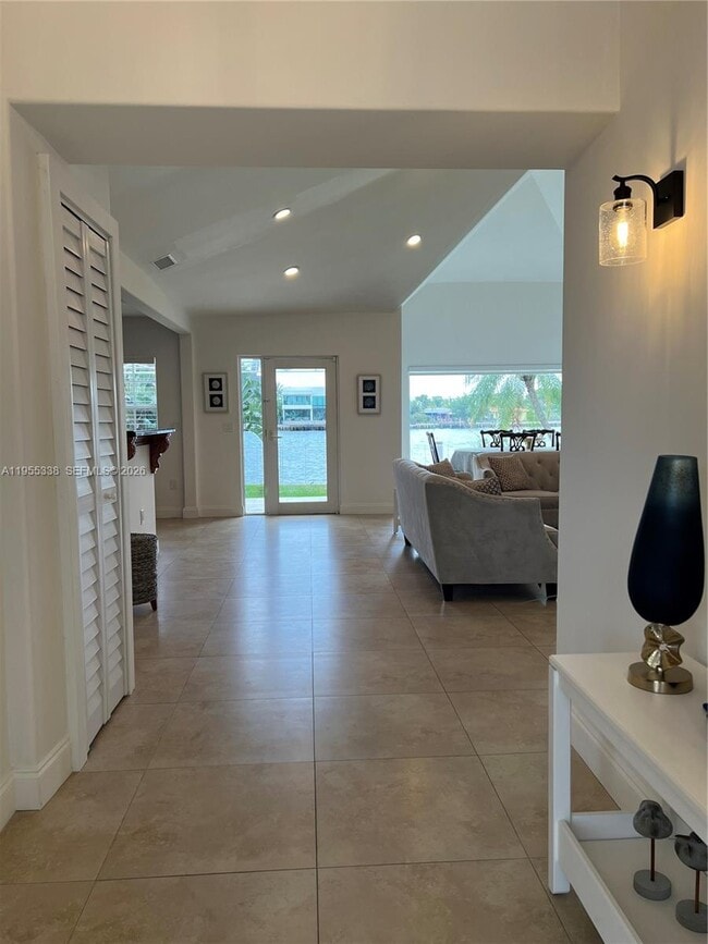 Building Photo - 7601 Beach View Dr