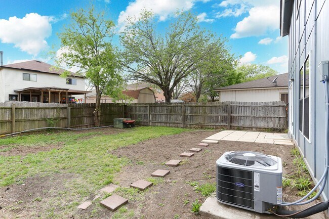 Building Photo - RENOVATED 3-BEDROOM HOME IN CONVERSE, JUDS...