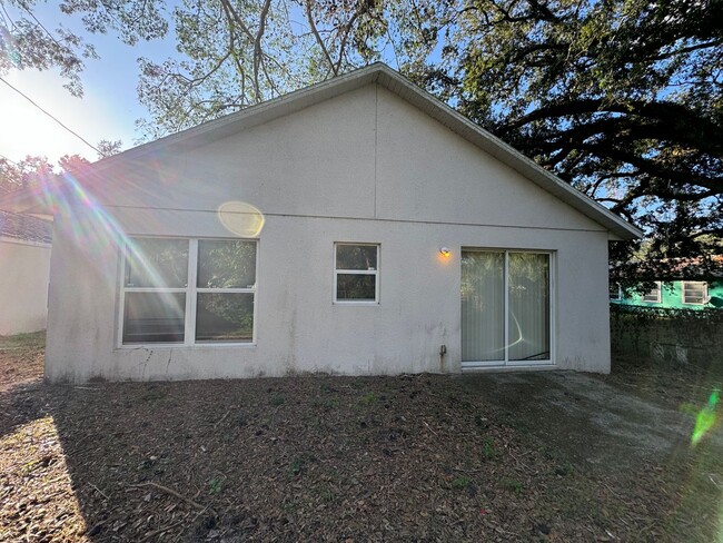 Building Photo - 3 Bedroom/2 Bath with Garage, Sanford - In...