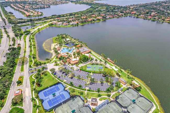 Building Photo - 19500 SW 39th Ct