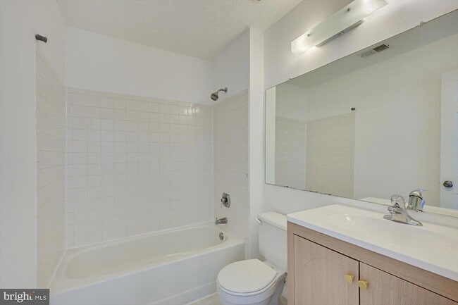 Building Photo - 60 O'Neill Ct