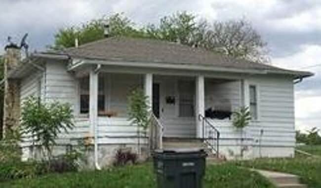 Primary Photo - 231 S Wilmoth Ave