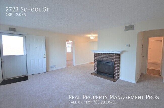 Building Photo - 2723 School St