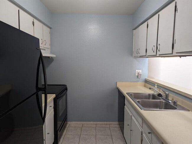 Building Photo - 841 N Gammon Rd