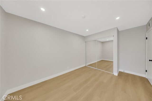 Building Photo - 14 Willow Tree Ln