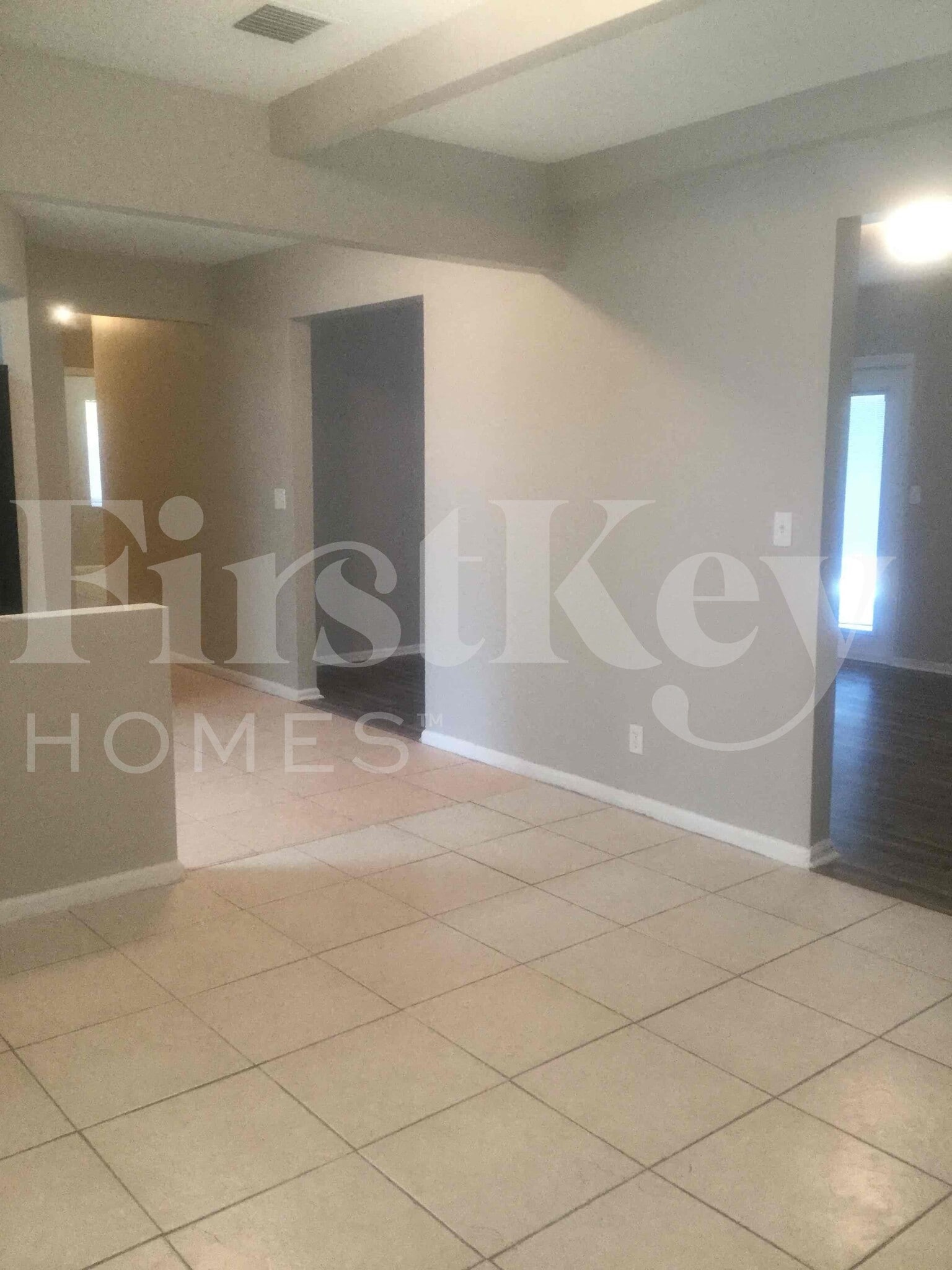 Building Photo - 3637 Ave Montresor