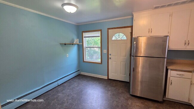 Building Photo - Great 2BR Duplex with a yard, Minneapolis - Bilingual landlords - open to S8