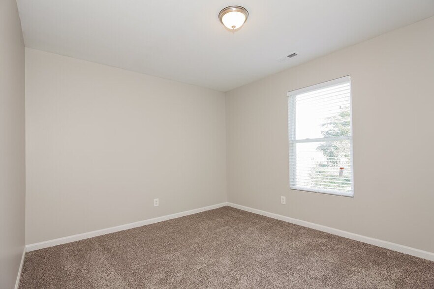 Building Photo - 5315 Bendix Ct