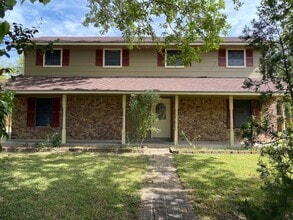 Building Photo - 112 County Rd 921
