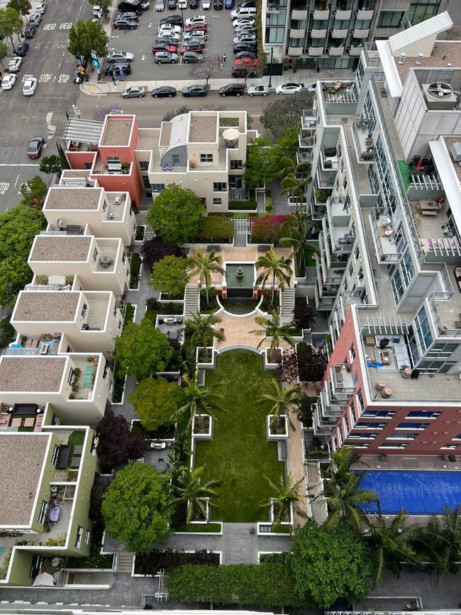 Building Photo - Little Italy LOCATION! Luxury 18th Floor W...