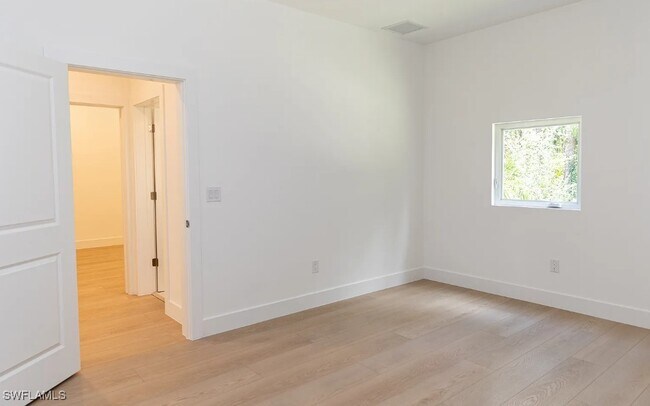 Building Photo - 5588 Wendy Ln