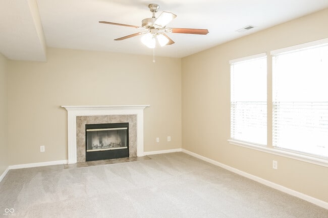 Building Photo - 10734 Snowdrop Way
