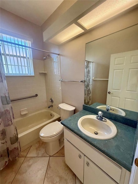 Building Photo - 6541 SW 111th Loop