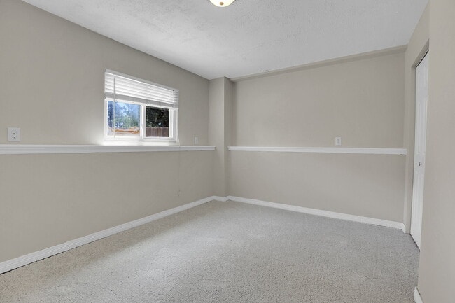 Building Photo - $2,720.95 - 4 bed, 2 bath, located in Aurora with attached Garage and In Unit Washer and Dryer!