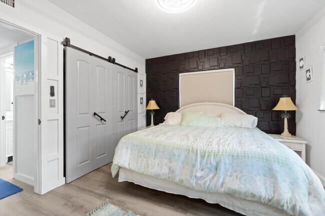 Building Photo - 3675 Gulf Blvd