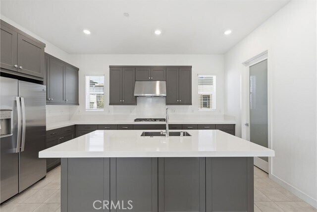 Building Photo - 158 Restore