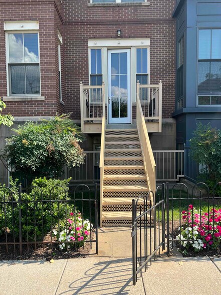 Building Photo - 1210 R St NW