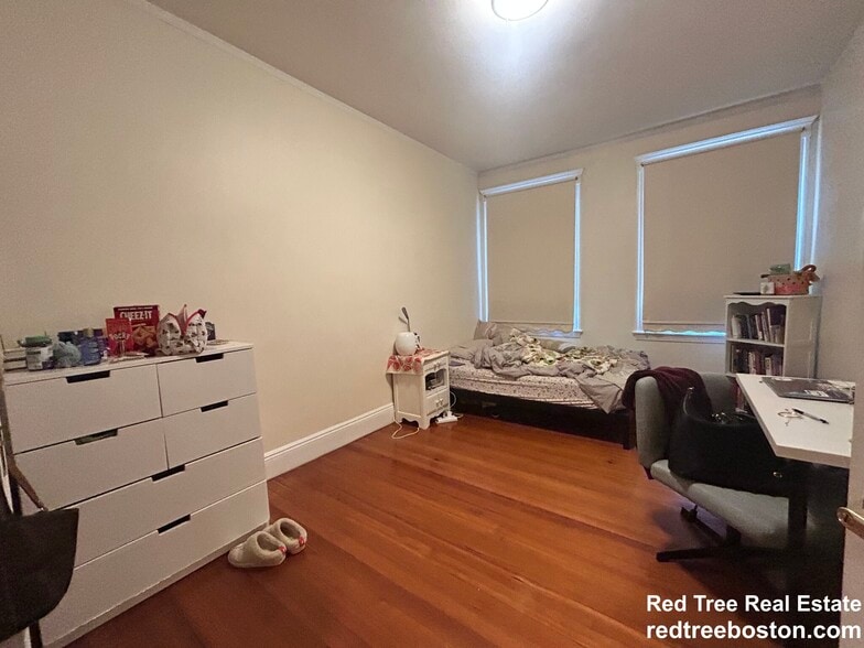 Unit 4 - 195 Winthrop Rd