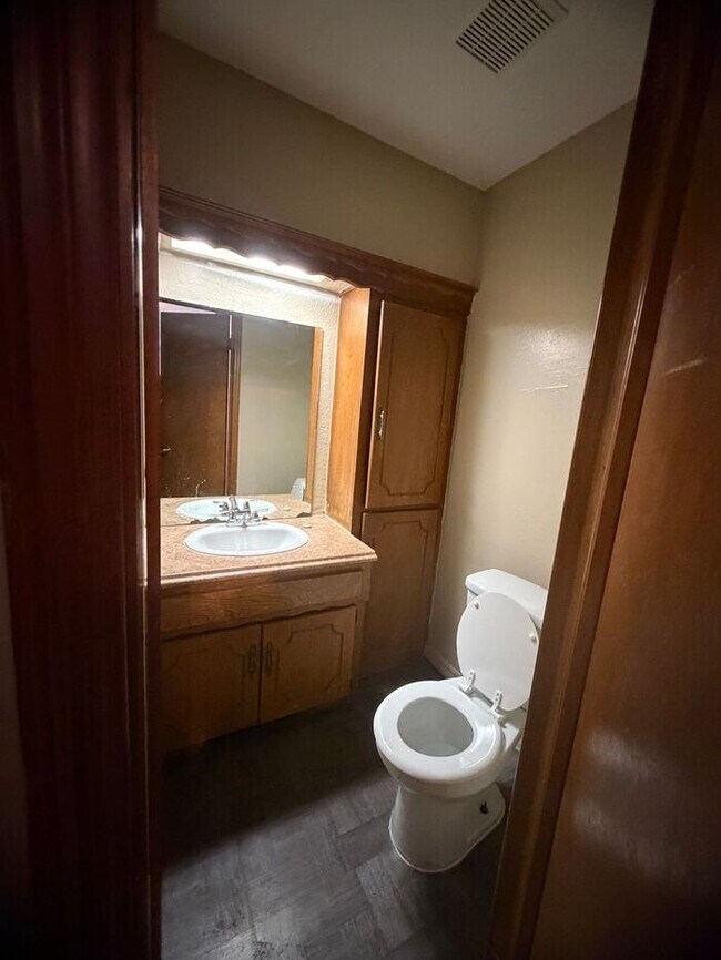 Building Photo - 7301 Edenborough Dr