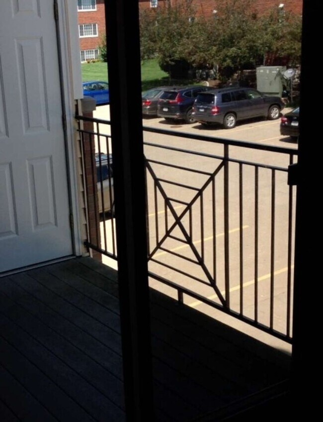 Building Photo - $2000 | 3 Bedroom, 2 Bathroom Condo | No P...