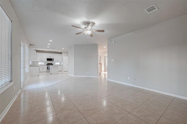 Building Photo - 24043 River Pl Dr