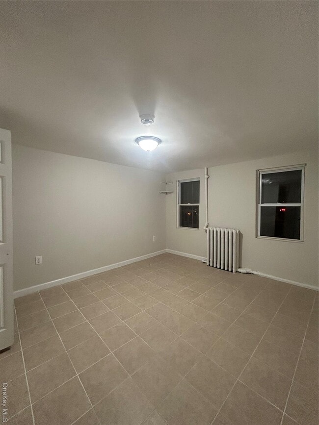 Building Photo - 144 Waverly St