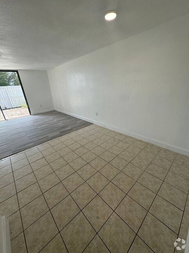 Building Photo - Spacious 3-Bedroom, 2.5-Bathroom Condo – P...