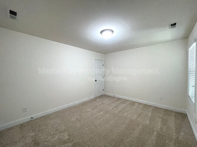 Building Photo - 152 Alamosa Pl