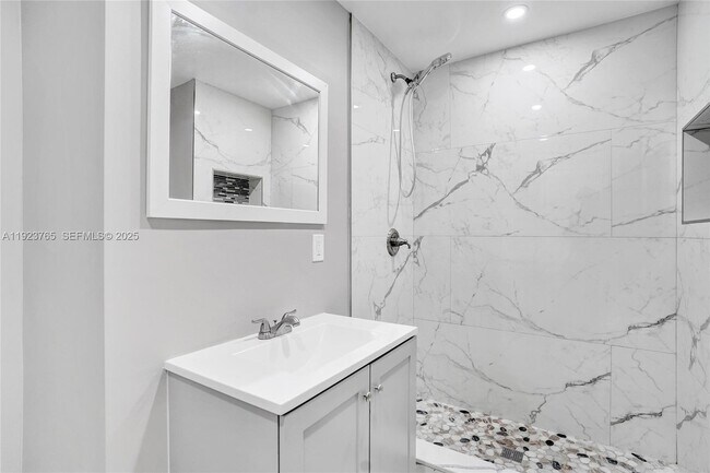 Building Photo - 3633 SW 12th Ct