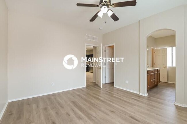 Building Photo - 4 Bedroom Pet-Friendly Home in Sahuarita, AZ with Main Street Renewal