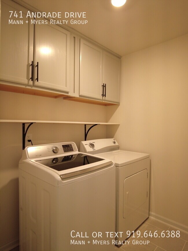 Building Photo - 741 Andrade Dr